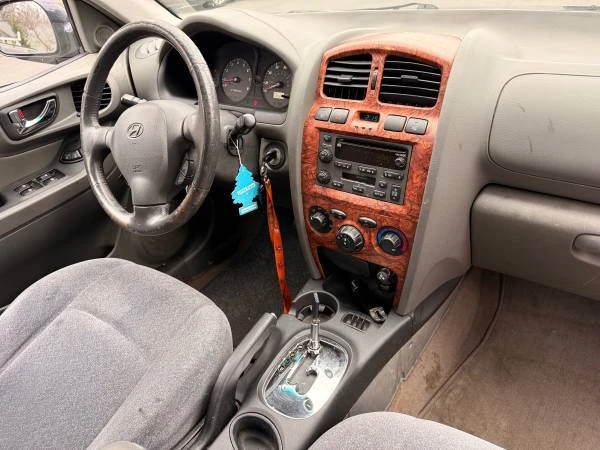 2004 Hyundai Santa Fe - Image 9 of 9