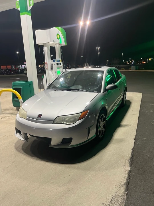 2004 Saturn Ion - Image 2 of 8
