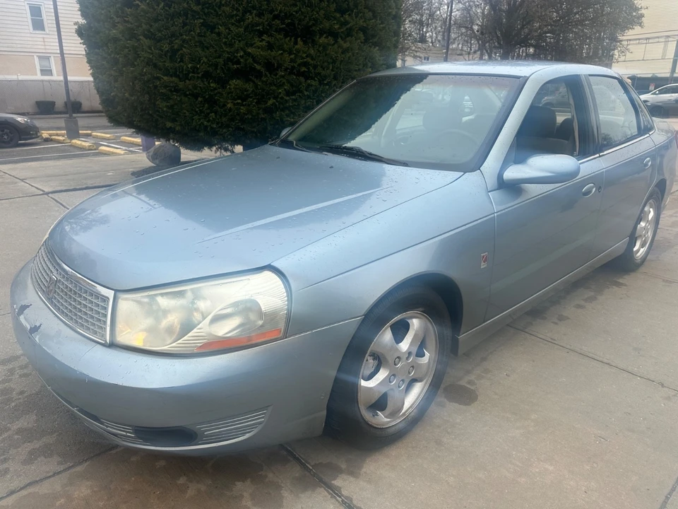 2004 Saturn - Image 2 of 21