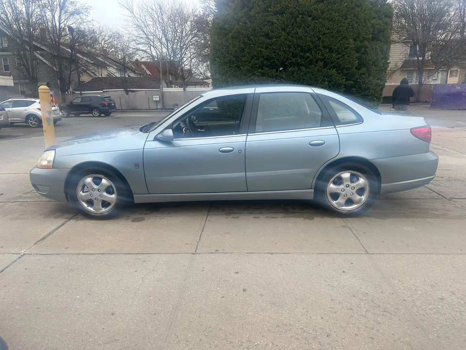 2004 Saturn - Image 3 of 21