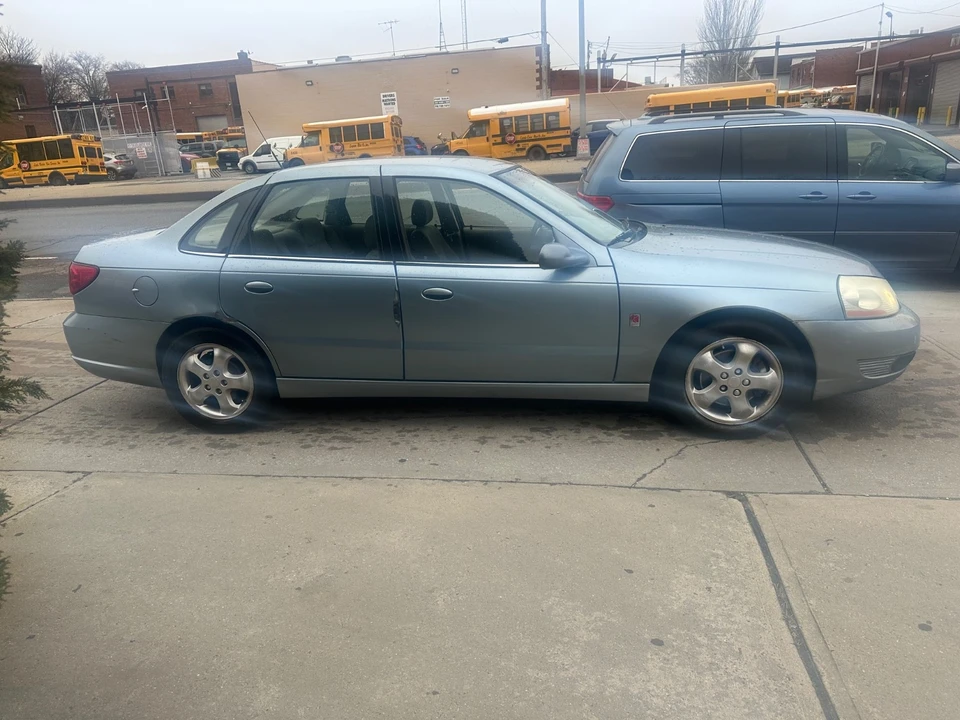 2004 Saturn - Image 6 of 21