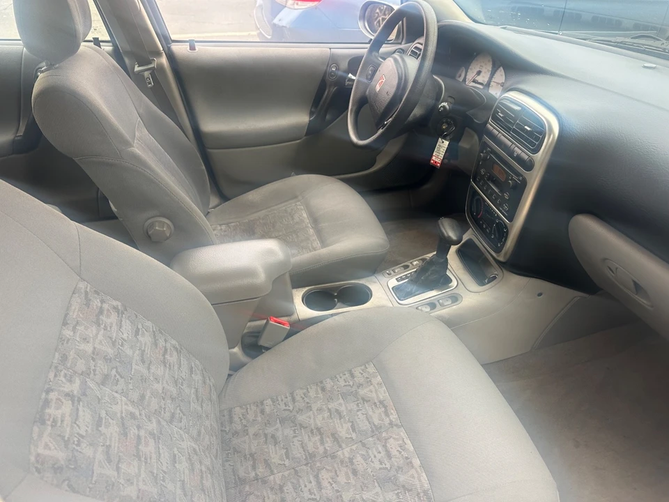 2004 Saturn - Image 19 of 21