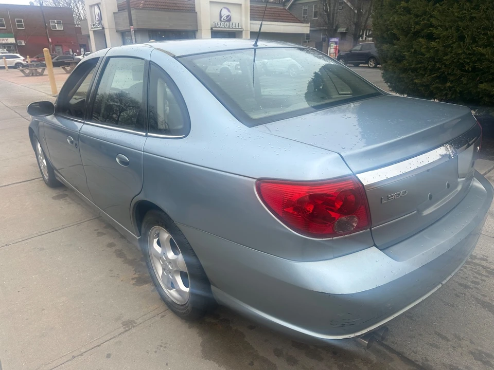 2004 Saturn - Image 4 of 21