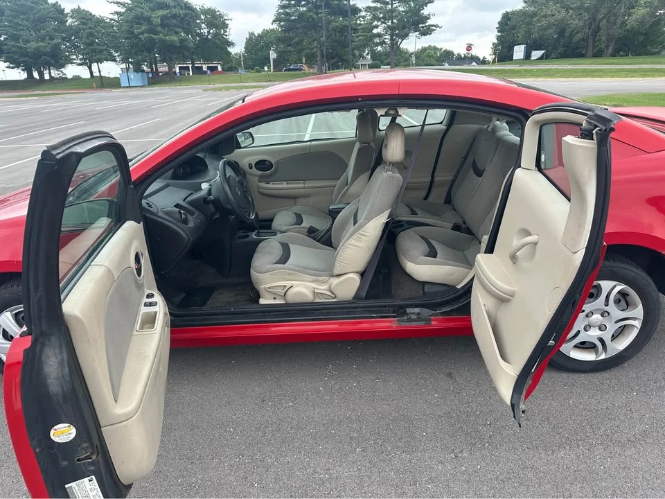 2004 Saturn Ion - Image 13 of 14