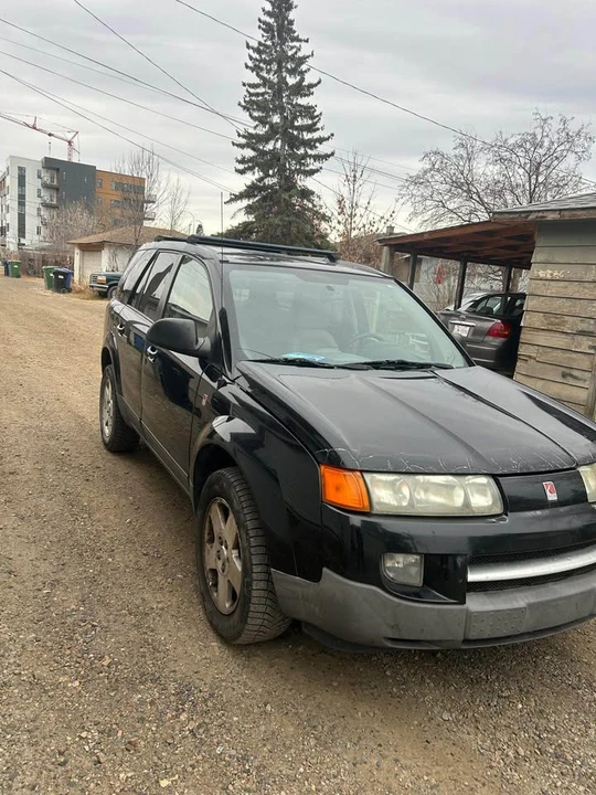 2004 Saturn Vue - Image 10 of 13