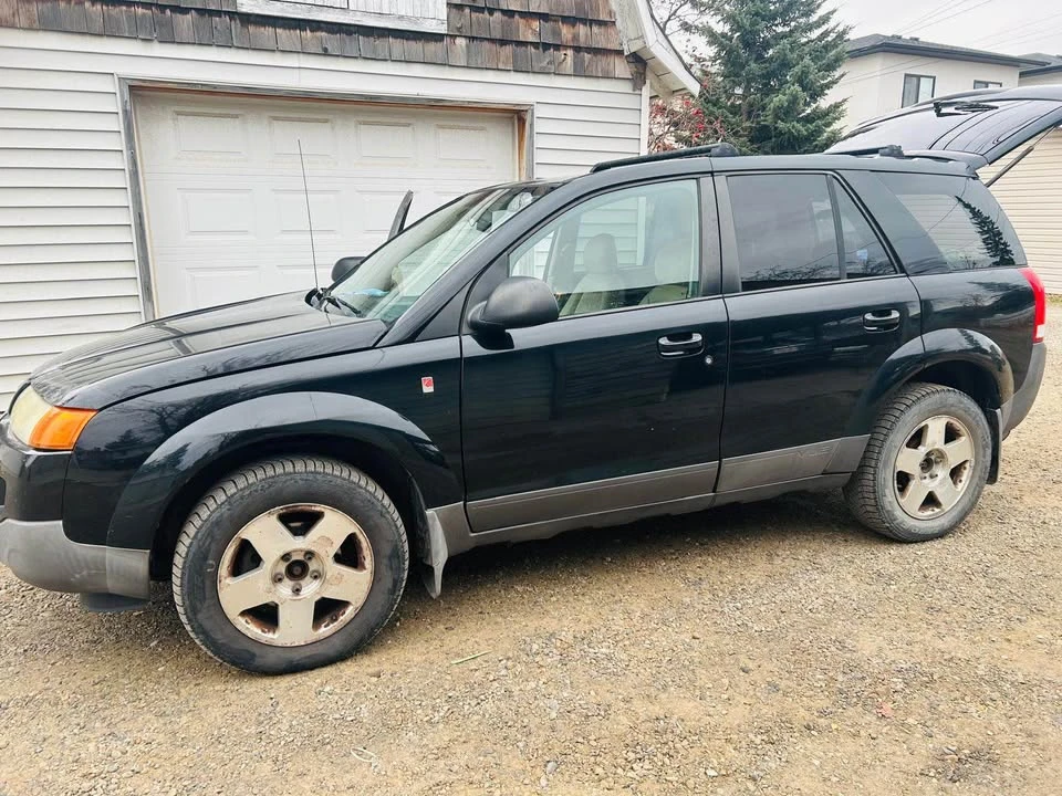 2004 Saturn Vue - Image 3 of 13