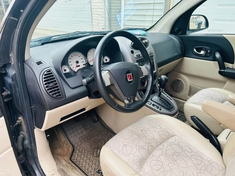 2004 Saturn Vue - Image 6 of 13