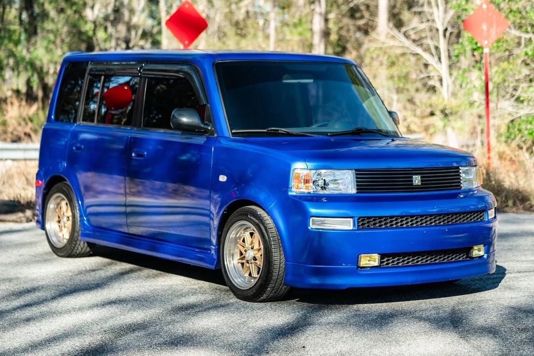 2004 Scion xB - Image 16 of 21
