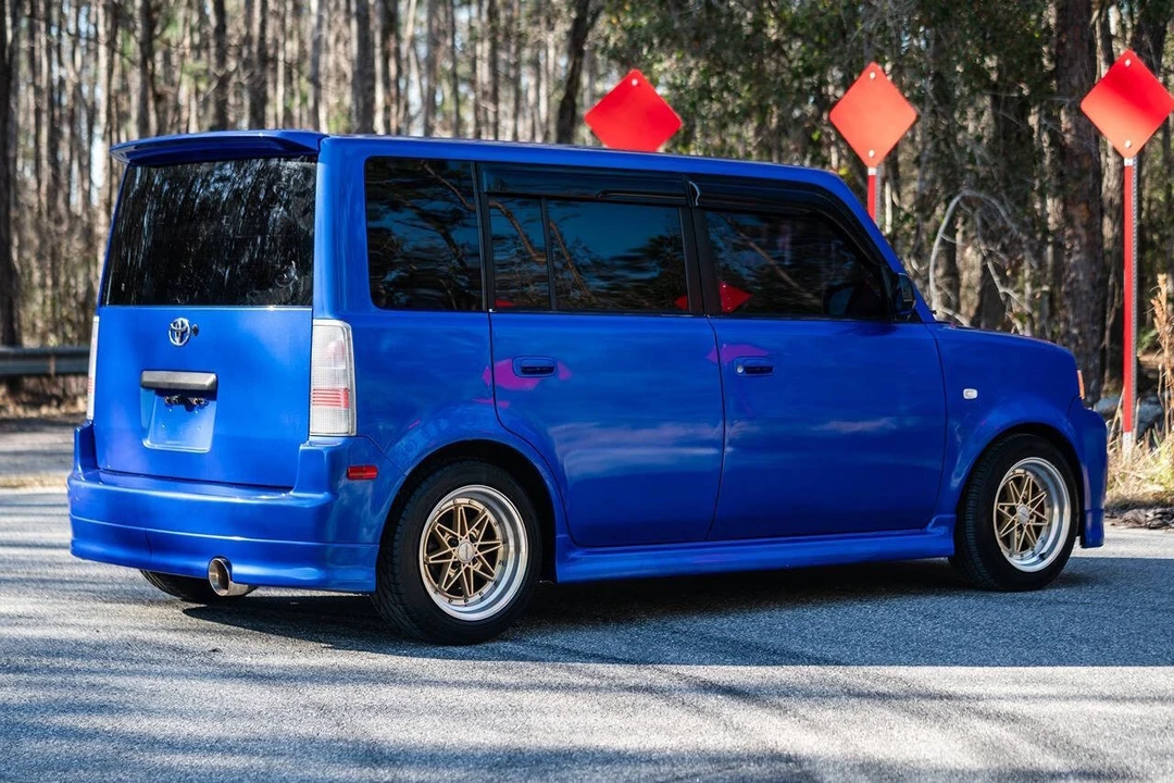 2004 Scion xB - Image 6 of 21