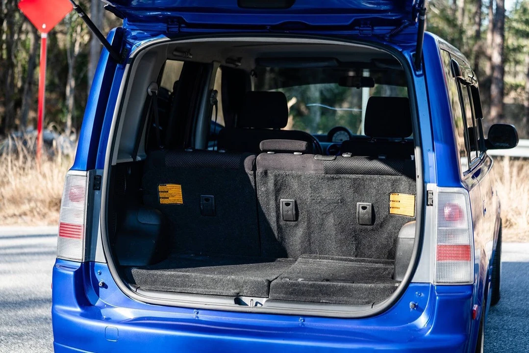 2004 Scion xB - Image 11 of 21