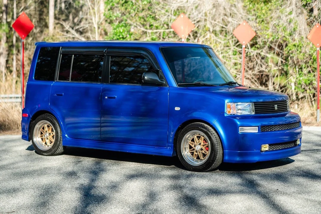 2004 Scion xB - Image 15 of 21