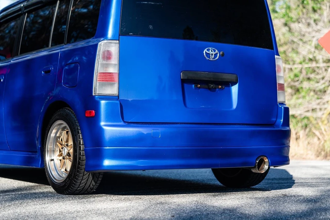 2004 Scion xB - Image 7 of 21