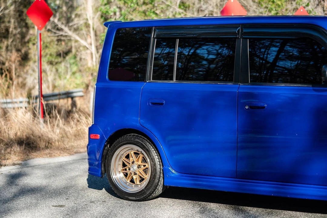 2004 Scion xB - Image 20 of 21