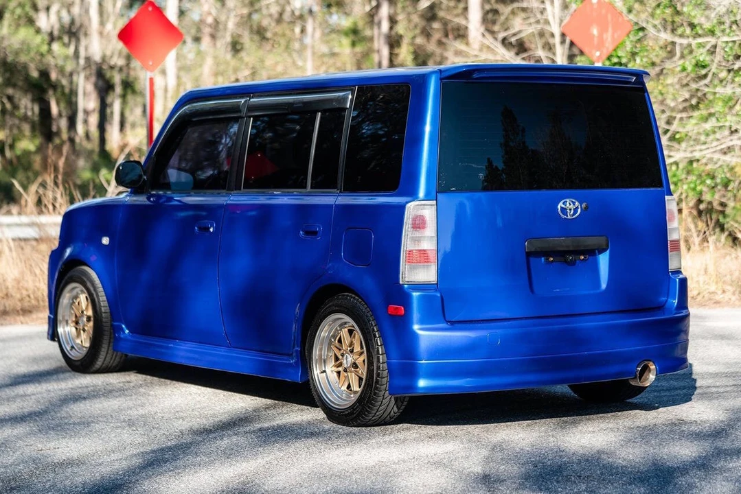 2004 Scion xB - Image 3 of 21