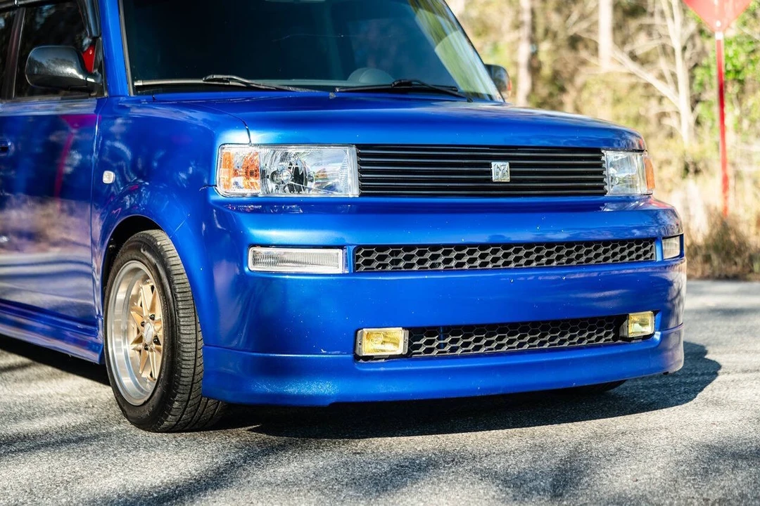 2004 Scion xB - Image 17 of 21