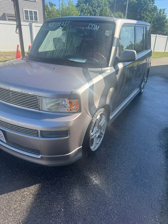 2004 Scion xB - Image 3 of 10