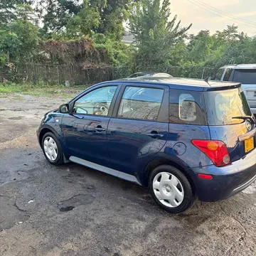 2004 Scion xA Hatchback