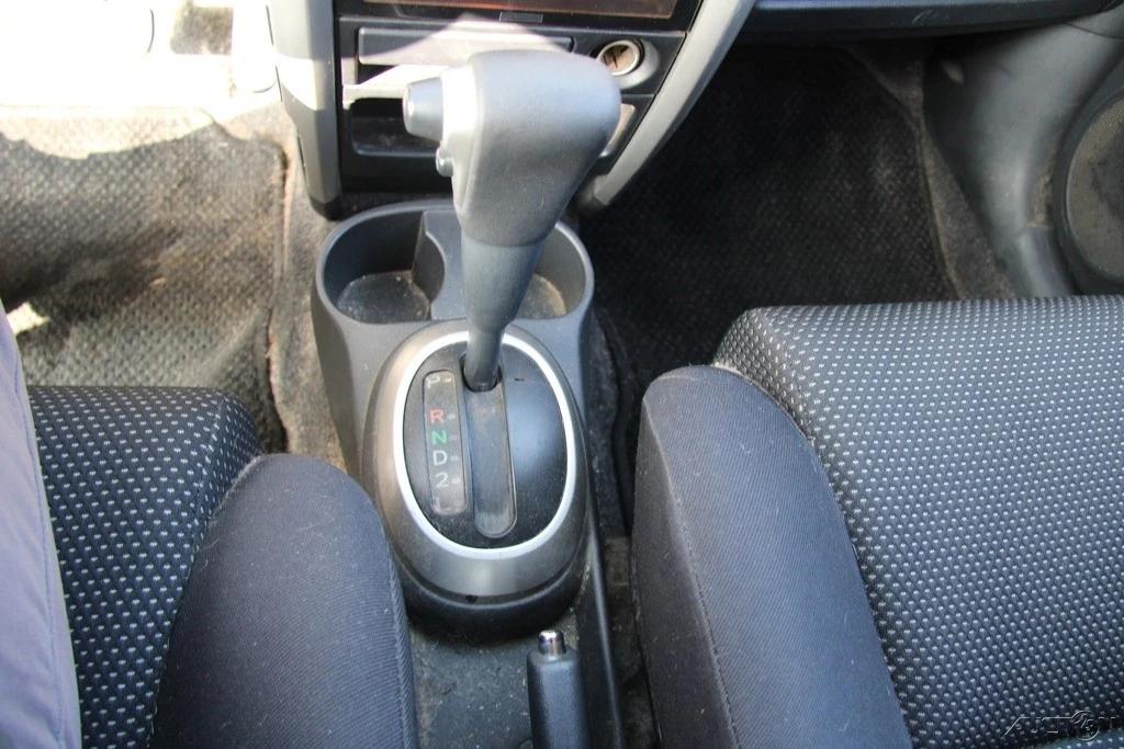 2004 Scion xA - Image 17 of 21