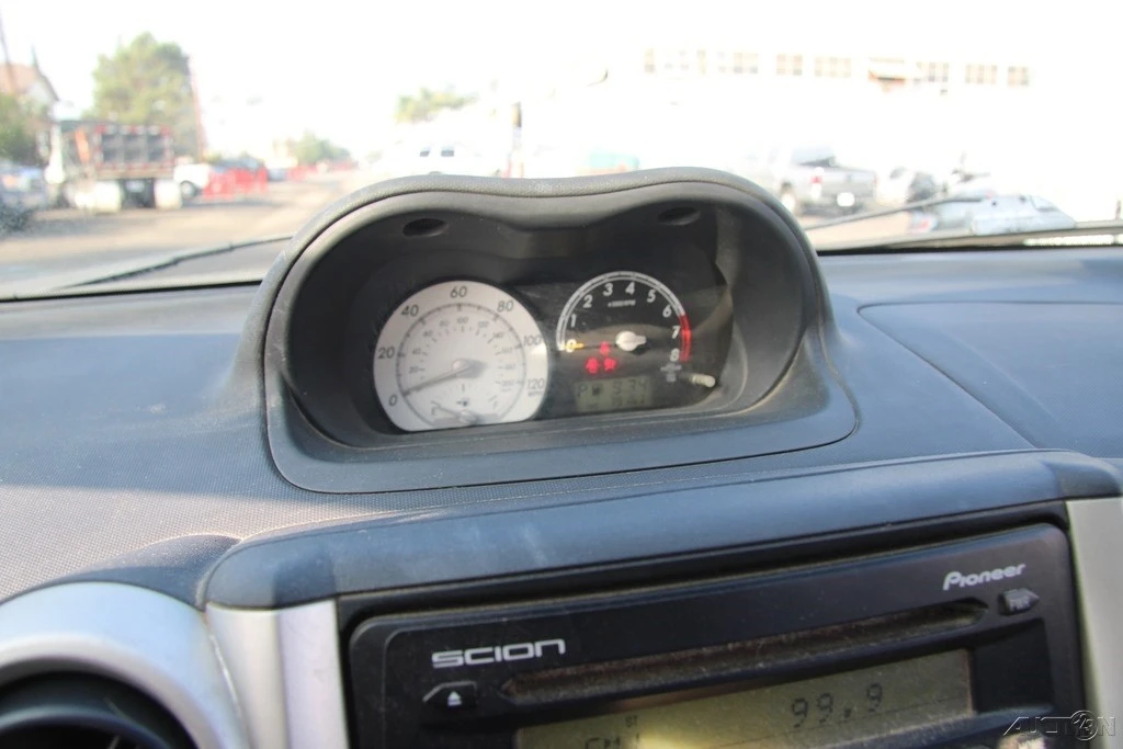 2004 Scion xA - Image 14 of 21