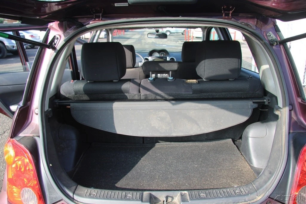 2004 Scion xA - Image 20 of 21