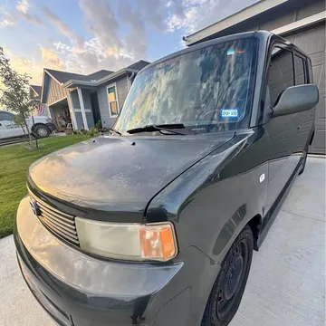 2004 Scion xB Hatchback 4D