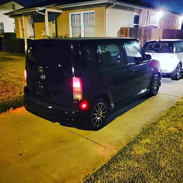 2004 Scion xB Hatchback 4D
