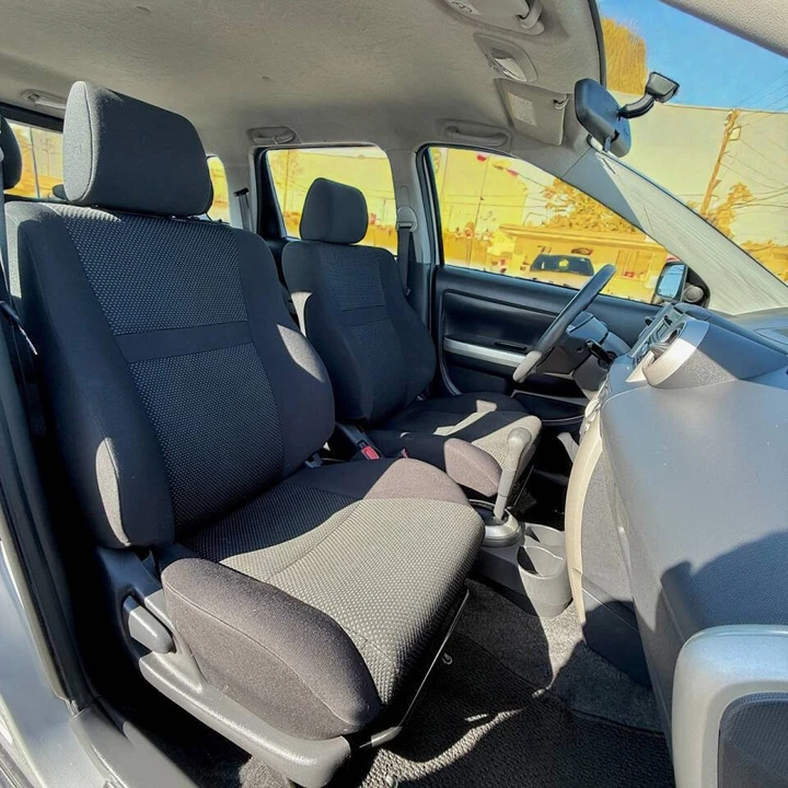 2004 Scion xA - Image 10 of 12