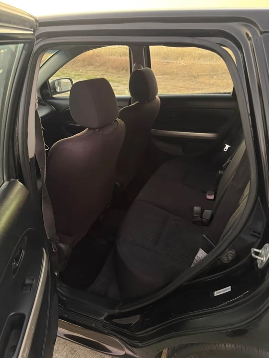 2004 Scion xA - Image 6 of 9