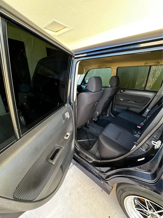 2004 Scion xB - Image 17 of 18