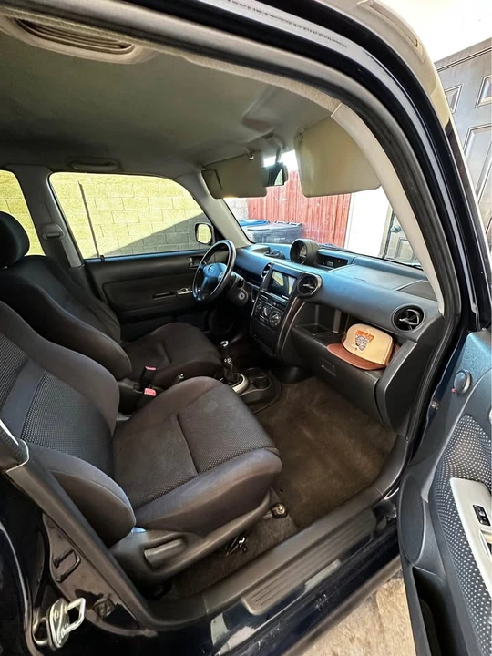 2004 Scion xB - Image 15 of 18