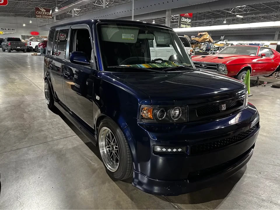 2004 Scion xB - Image 7 of 18