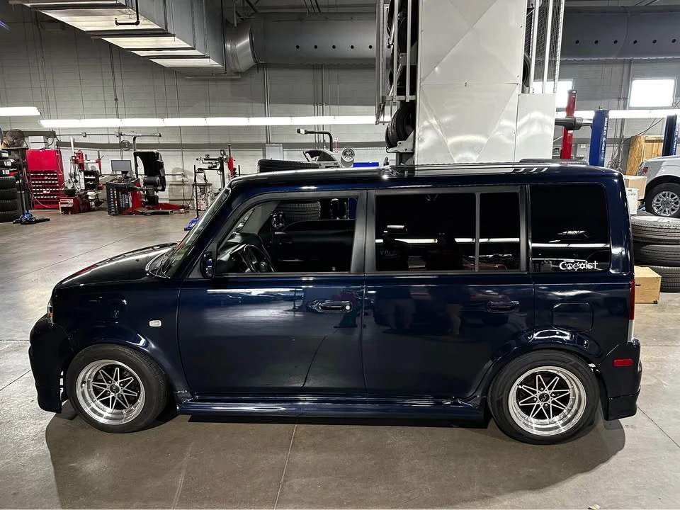 2004 Scion xB - Image 5 of 18