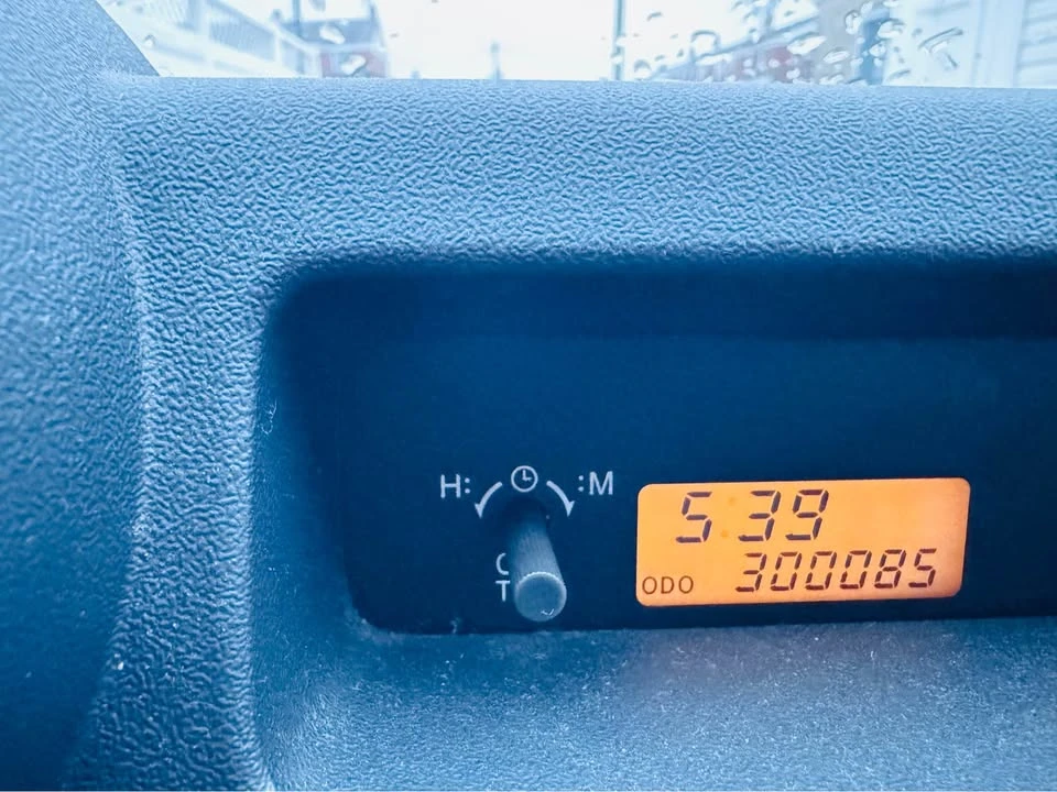 2004 Scion xB - Image 12 of 16