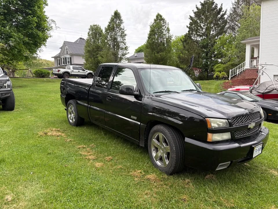 2004 Chevrolet Silverado 2nd Gen - Image 2 of 3