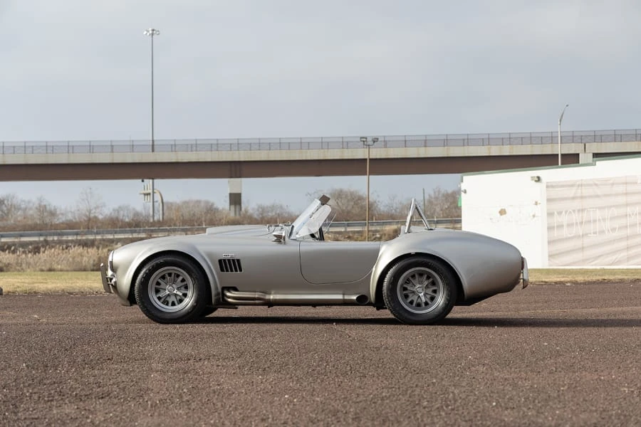 2004 Superformance - Image 2 of 31