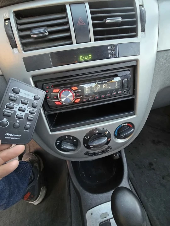 2004 Suzuki - Image 11 of 20