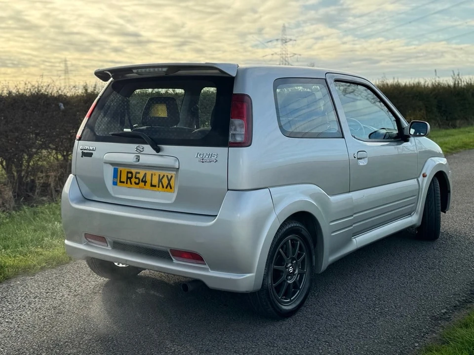 2004 Suzuki - Image 2 of 30