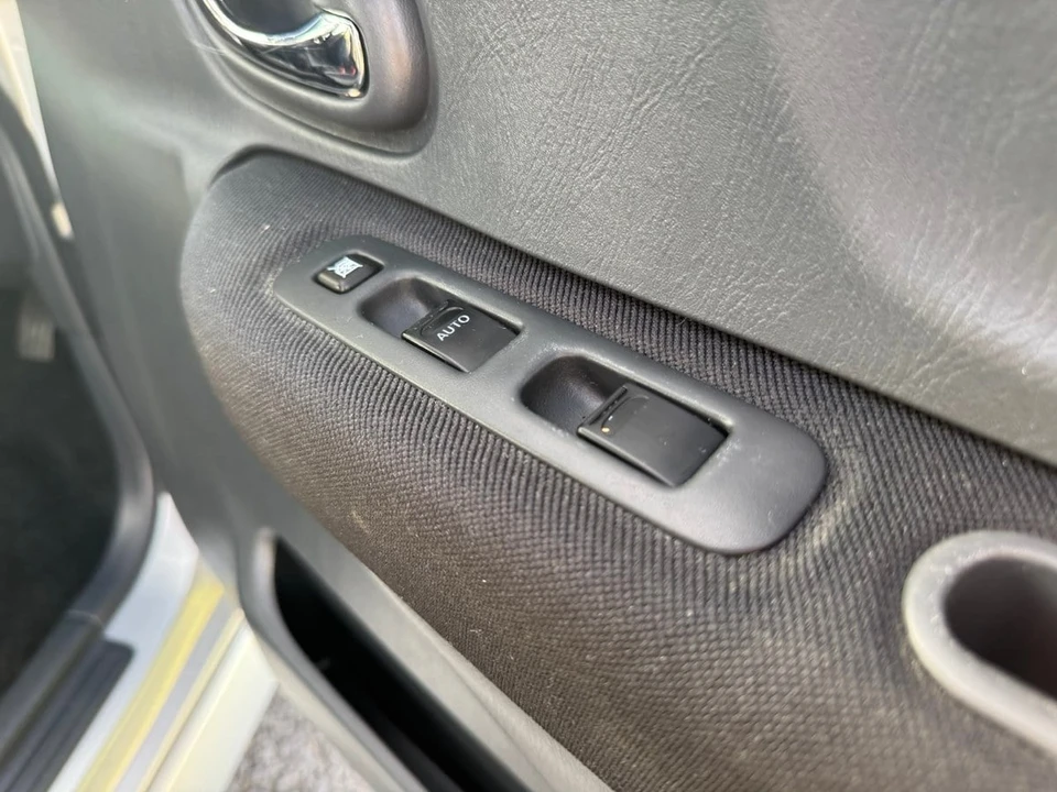 2004 Suzuki - Image 17 of 30