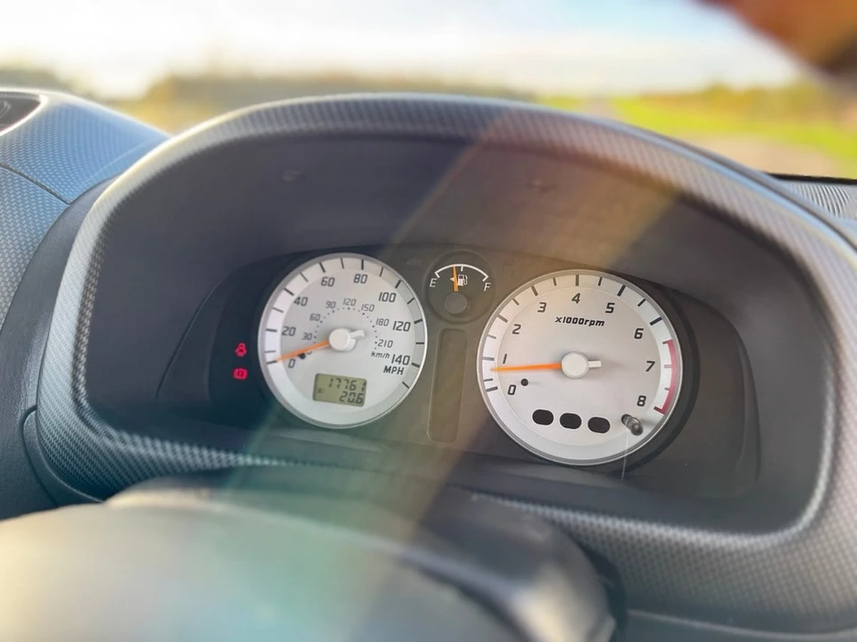 2004 Suzuki - Image 24 of 30
