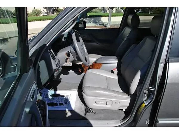 2004 Toyota Sequoia 1st Gen - Image 3 of 3