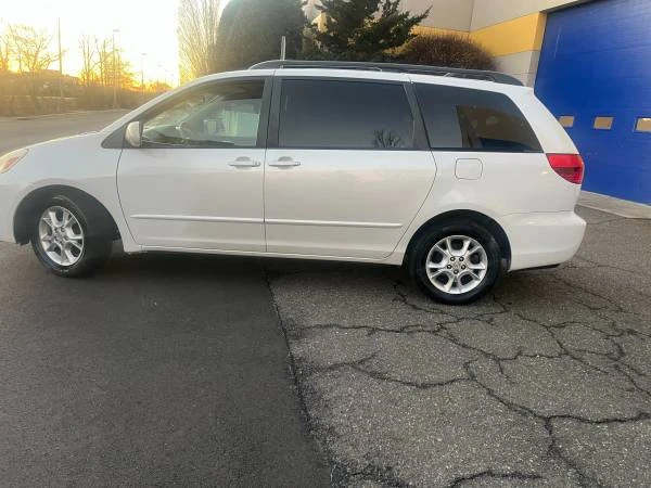 2004 Toyota Sienna 1st Gen - Image 8 of 21