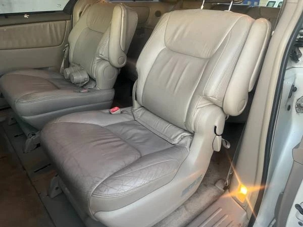 2004 Toyota Sienna 1st Gen - Image 16 of 21