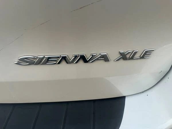2004 Toyota Sienna 1st Gen - Image 18 of 21