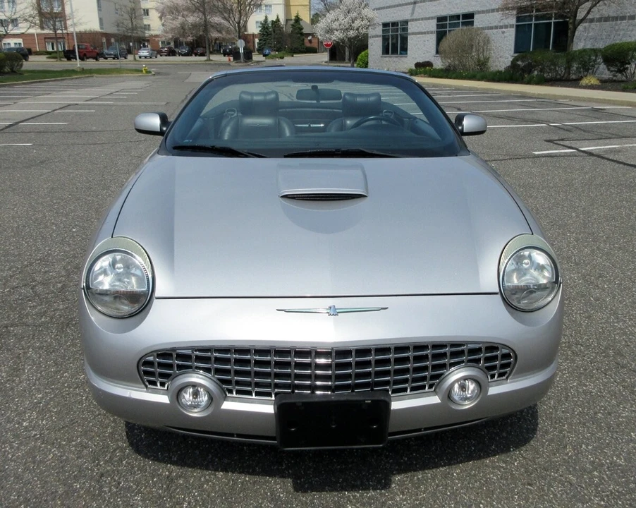 2004 Ford Thunderbird 11th Gen - Image 19 of 21