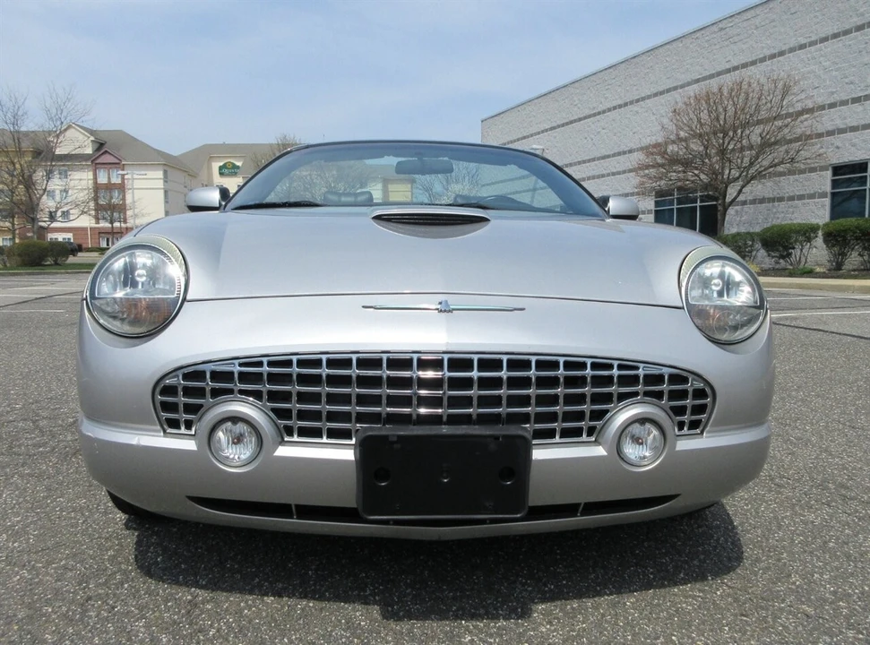 2004 Ford Thunderbird 11th Gen - Image 17 of 21