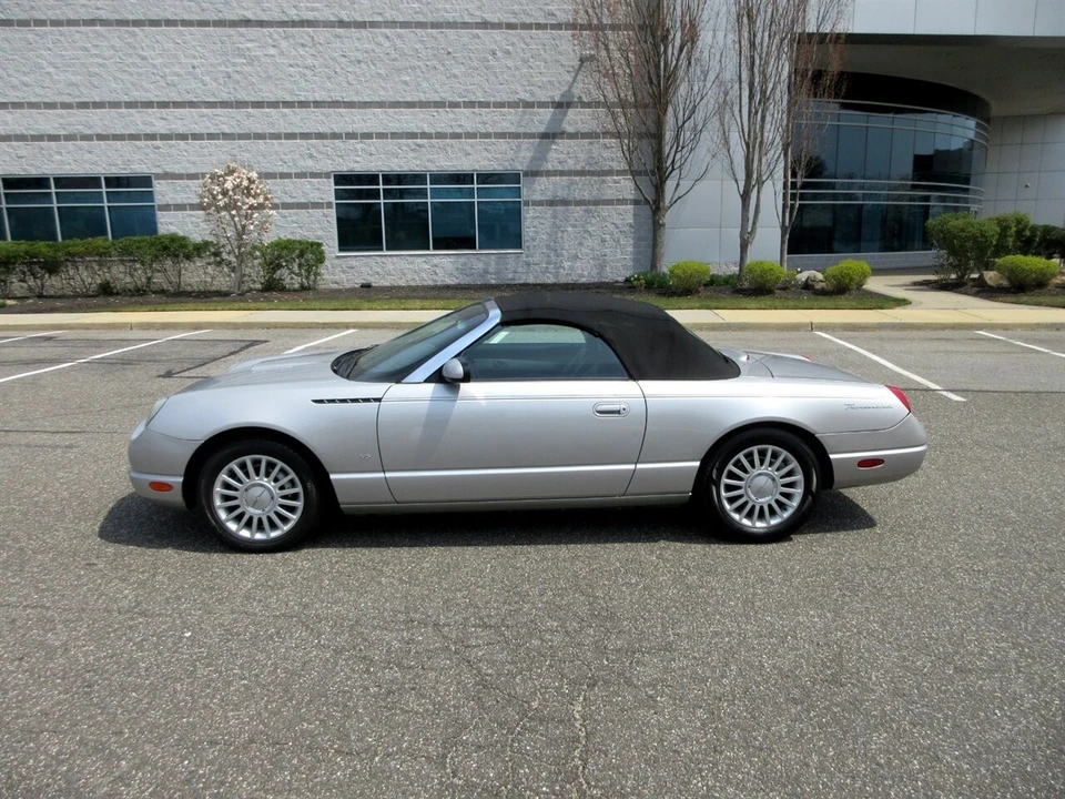 2004 Ford Thunderbird 11th Gen - Image 15 of 21