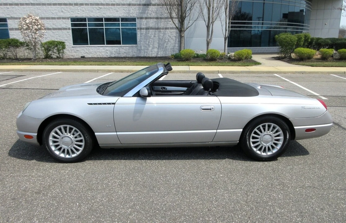2004 Ford Thunderbird 11th Gen - Image 13 of 21