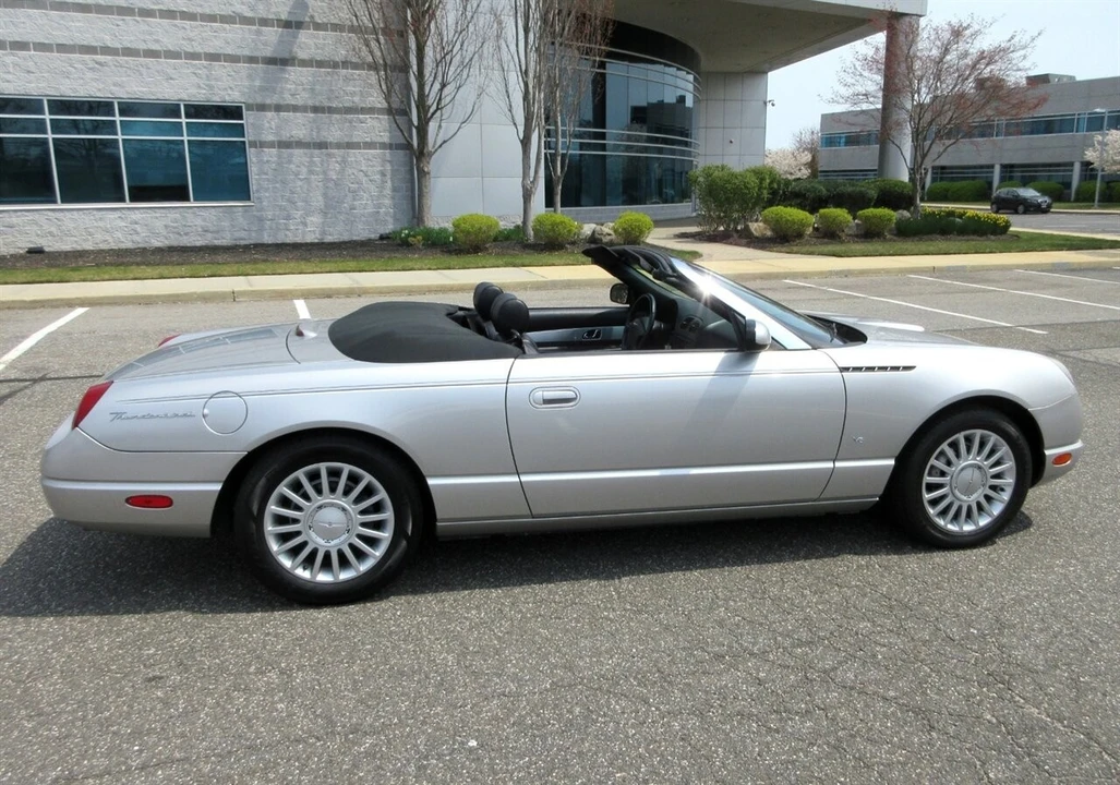 2004 Ford Thunderbird 11th Gen - Image 14 of 21