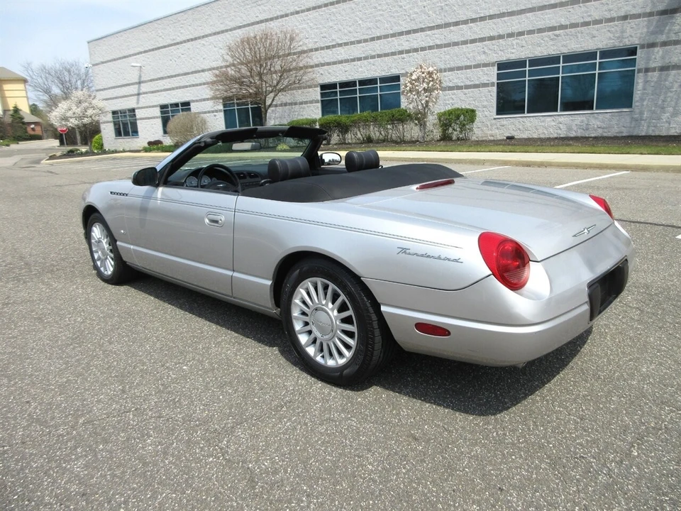 2004 Ford Thunderbird 11th Gen - Image 11 of 21