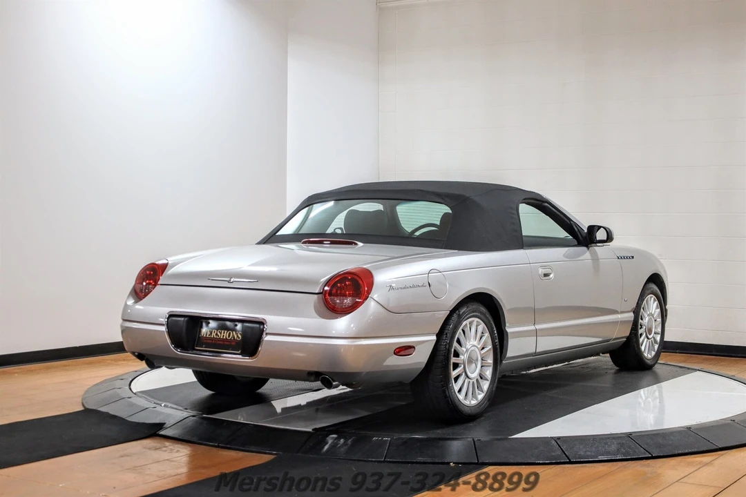 2004 Ford Thunderbird 11th Gen - Image 16 of 21